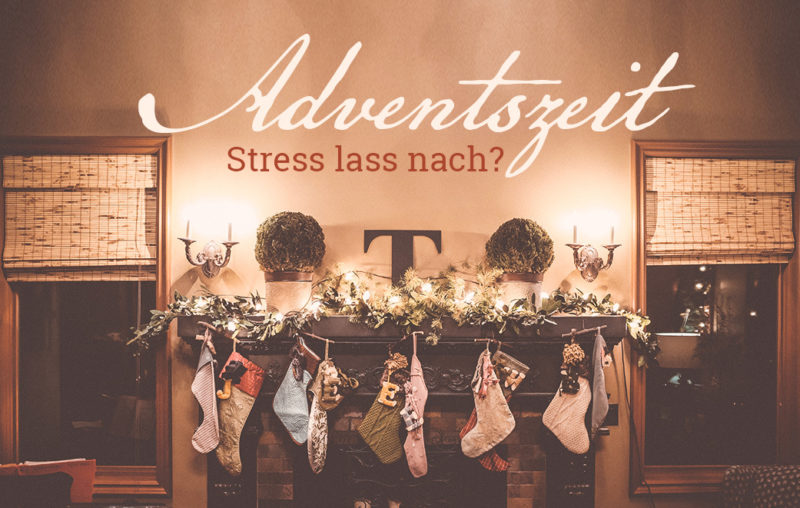 Ofensockel, Weihnachtliche Dekoration als Blogbild für Adventszeit - Stress lass nach?