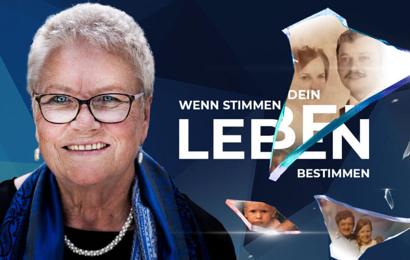 Luise und Glasscherben auf denen Bilder von früher abgebildet sind als Blogbild für Zeugnis Luises Leben mit Schizophrenie