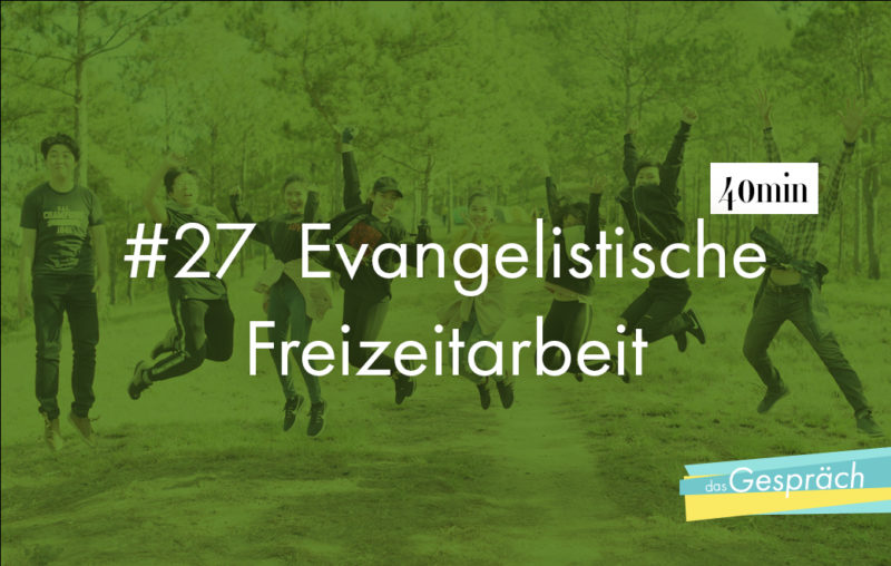 Acht Jugendliche, die in die Luft springen als Titelbild für Das Gespräch Evangelistische Freizeitarbeit